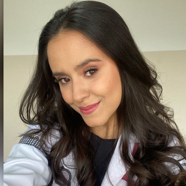 Dra. Carla Paes Manfio